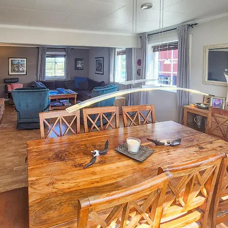 5 Bedroom Gorgeous In Austrheim Σπίτι διακοπών *